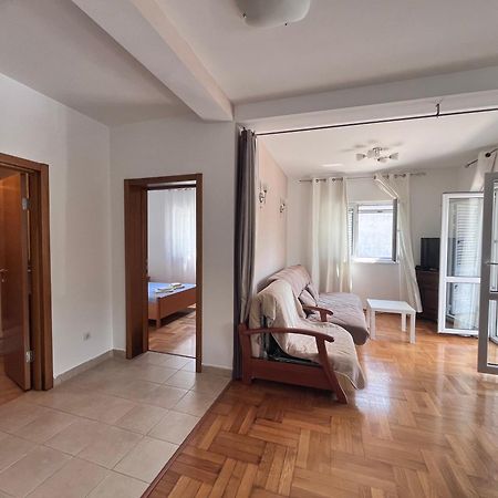 Apartment Belani, Own Parking Tivat Exterior photo